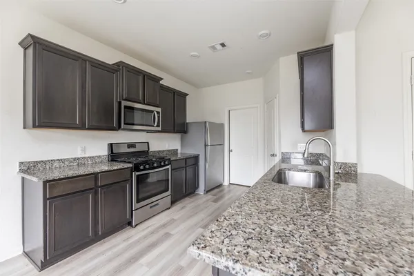 $1,980 | 541 Amberwood Park Drive, Katy, TX 77493