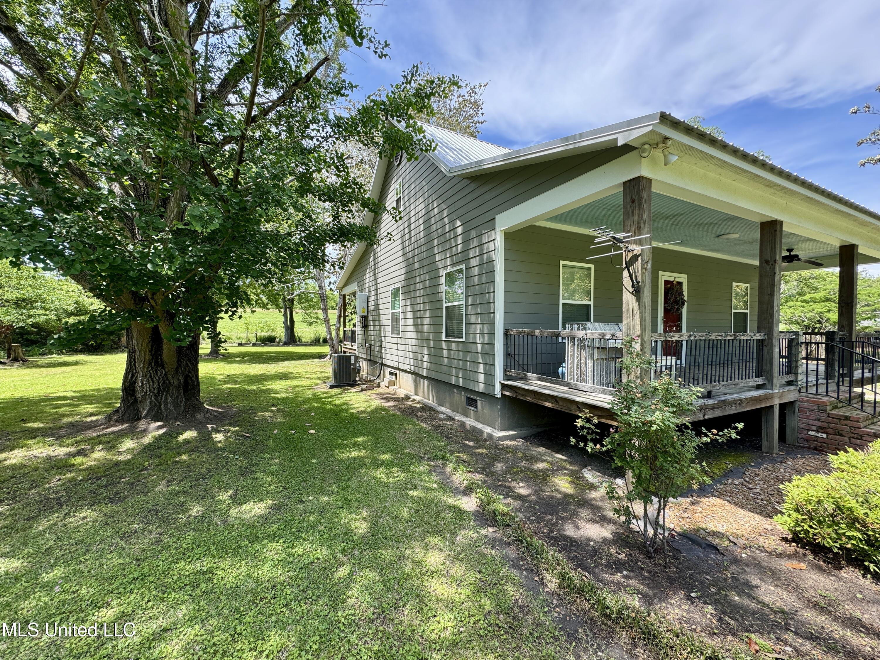 404 Levee Street Rosedale, MS 38769 - Photo 3 of 24 IMG_3963~photo