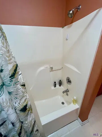 $325,000 | 115 Constantin Drive, Golden Meadow, LA 70357