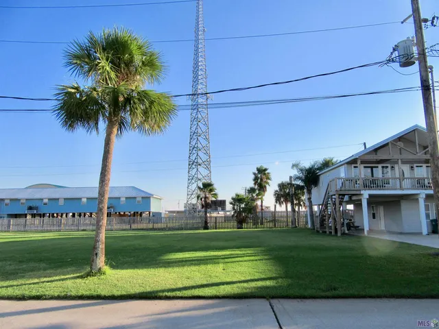 $325,000 | 115 Constantin Drive, Golden Meadow, LA 70357