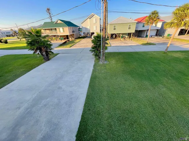 $325,000 | 115 Constantin Drive, Golden Meadow, LA 70357