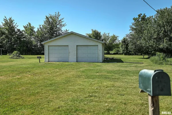 $17,000 | 8739 East Turner Highway, Astoria, IL 61501