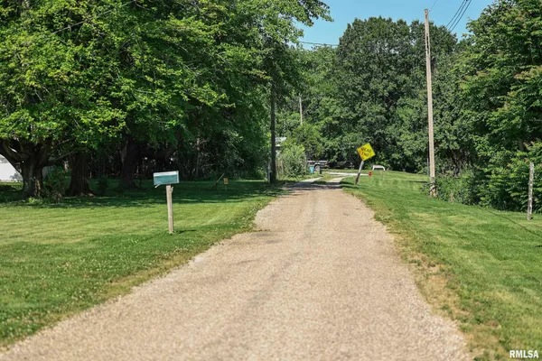 $17,000 | 8739 East Turner Highway, Astoria, IL 61501