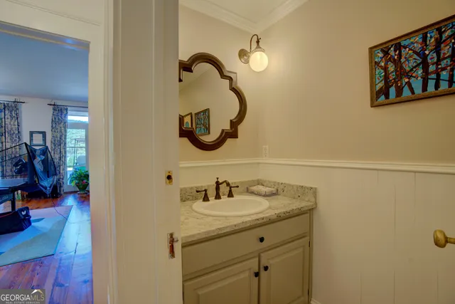 a view of a house with backyard and porch