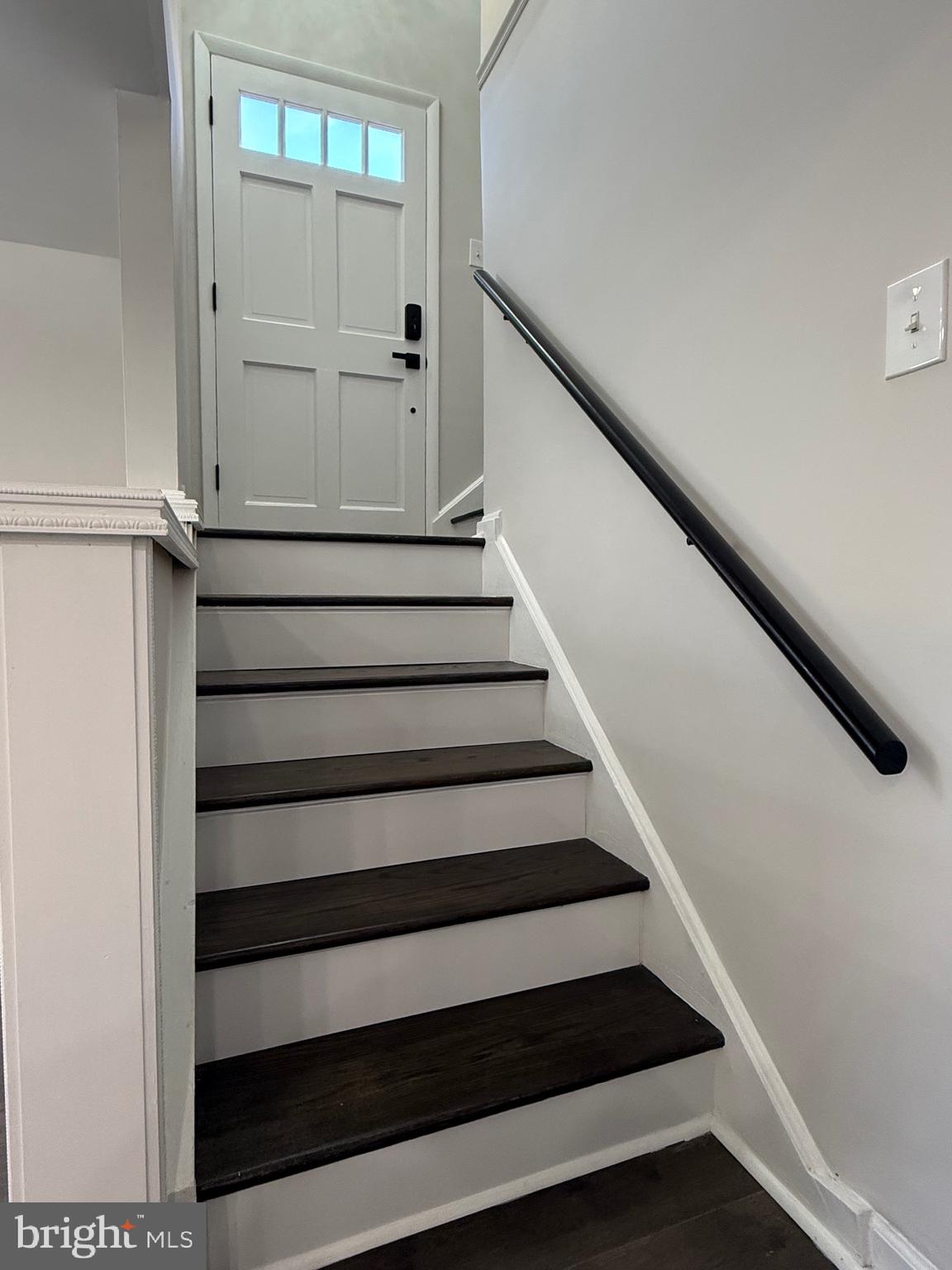 13014 Kerrydale Road Woodbridge, VA 22193 - Photo 35 of 52 a view of entryway