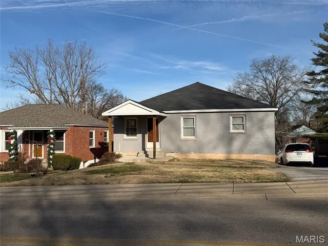 $249,900 | 433 Bismark Avenue, Rock Hill, MO 63119