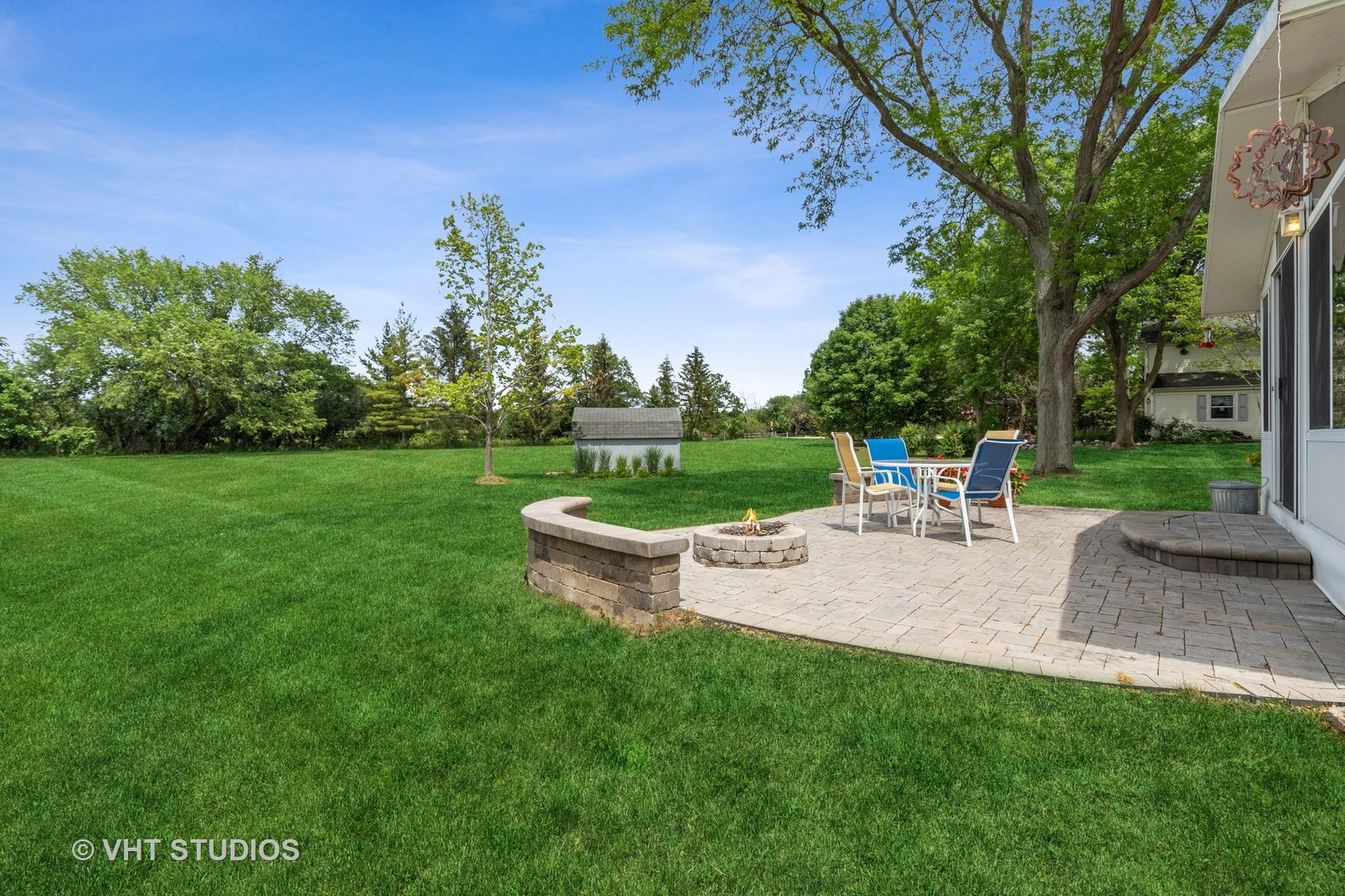 886 Fair Way Libertyville, IL 60048 - Photo 17 of 17 a view of a garden with outdoor seating