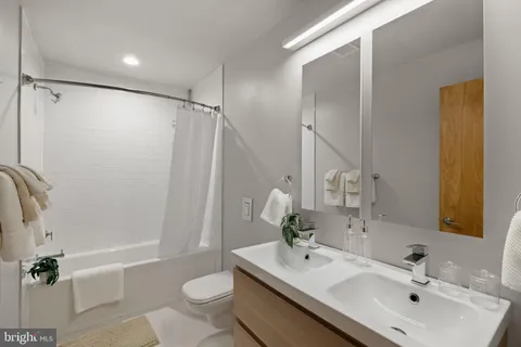 $525,000 | 1720 Folsom Street, Unit B, Philadelphia, PA 19130
