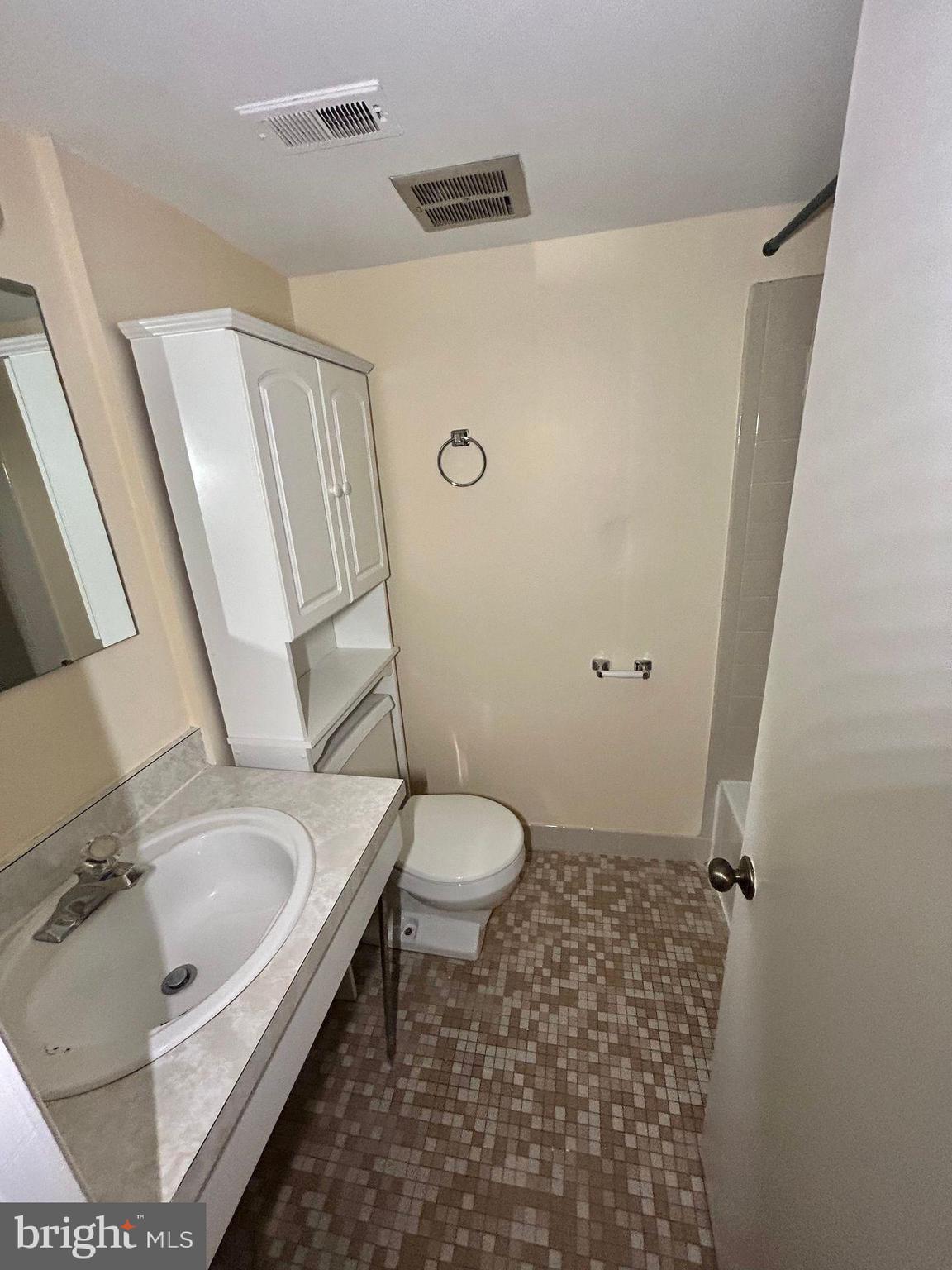 3369 South Stafford Street, Unit A2 Arlington, VA 22206 - Photo 10 of 11