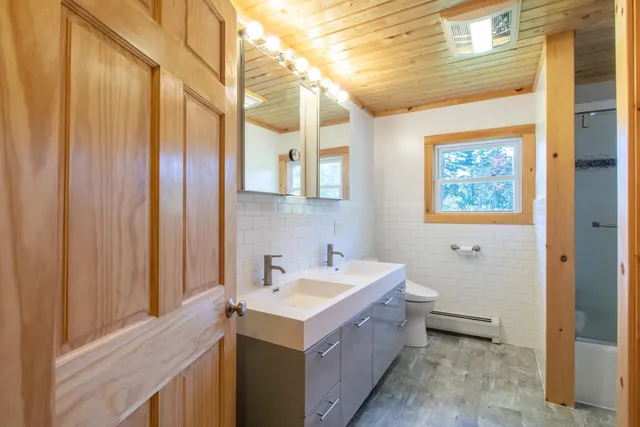 $434,900 | 3041 Cross Road, Jay, VT 05859