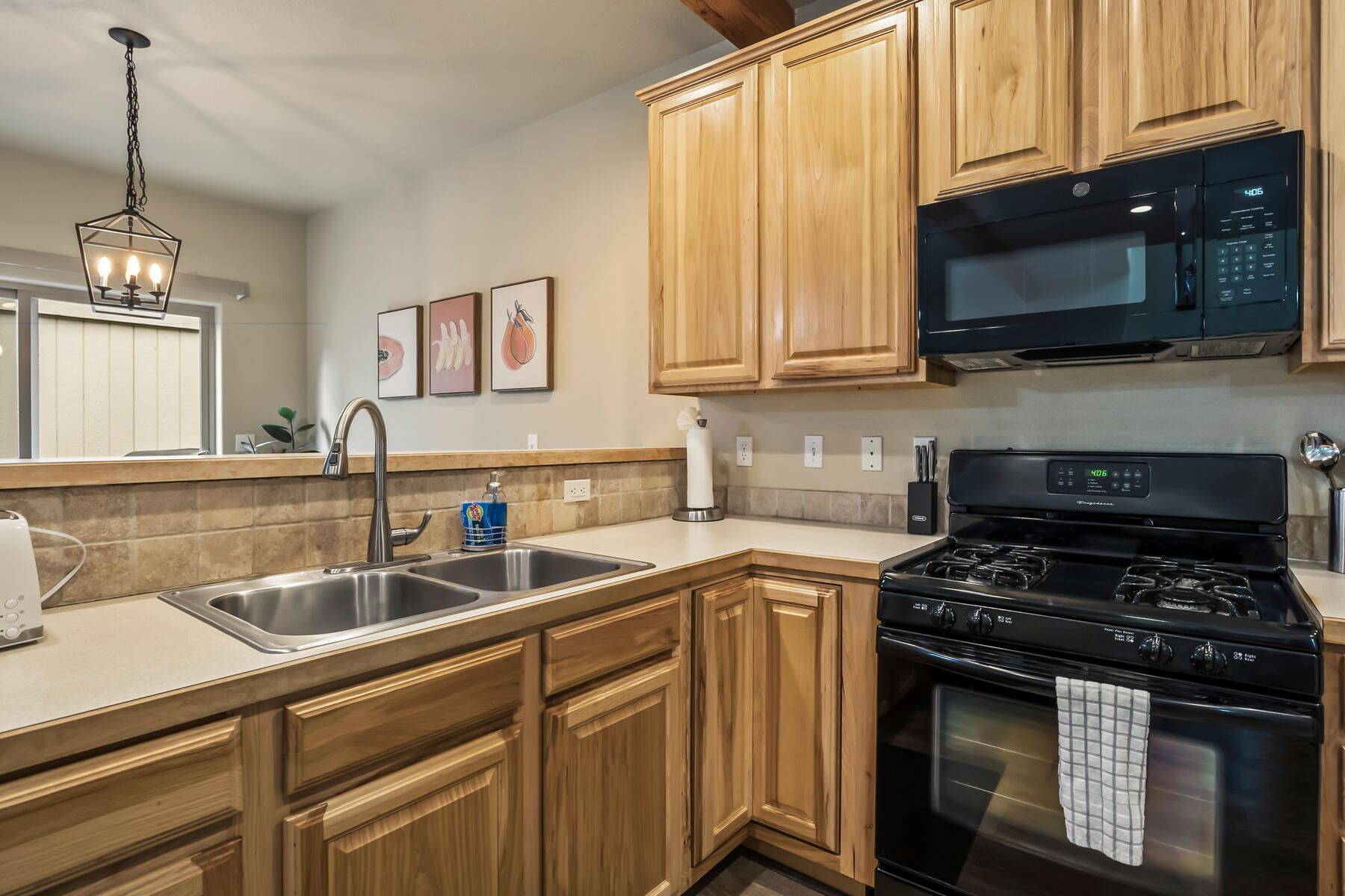 20184 Merriewood Lane Bend, OR 97702 - Photo 17 of 37