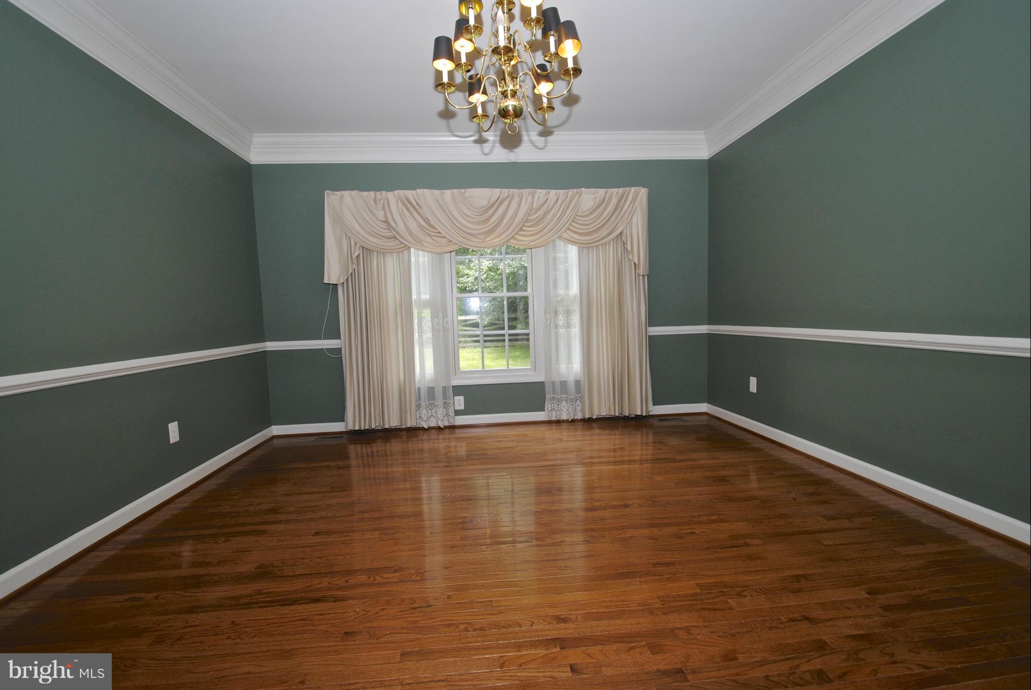 9 Watkins Row Edgewater, MD 21037 - Photo 22 of 30 Elegant Dining Room