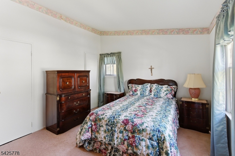 38 Atkins Terrace East Rutherford, NJ 07073 - Photo 24 of 37