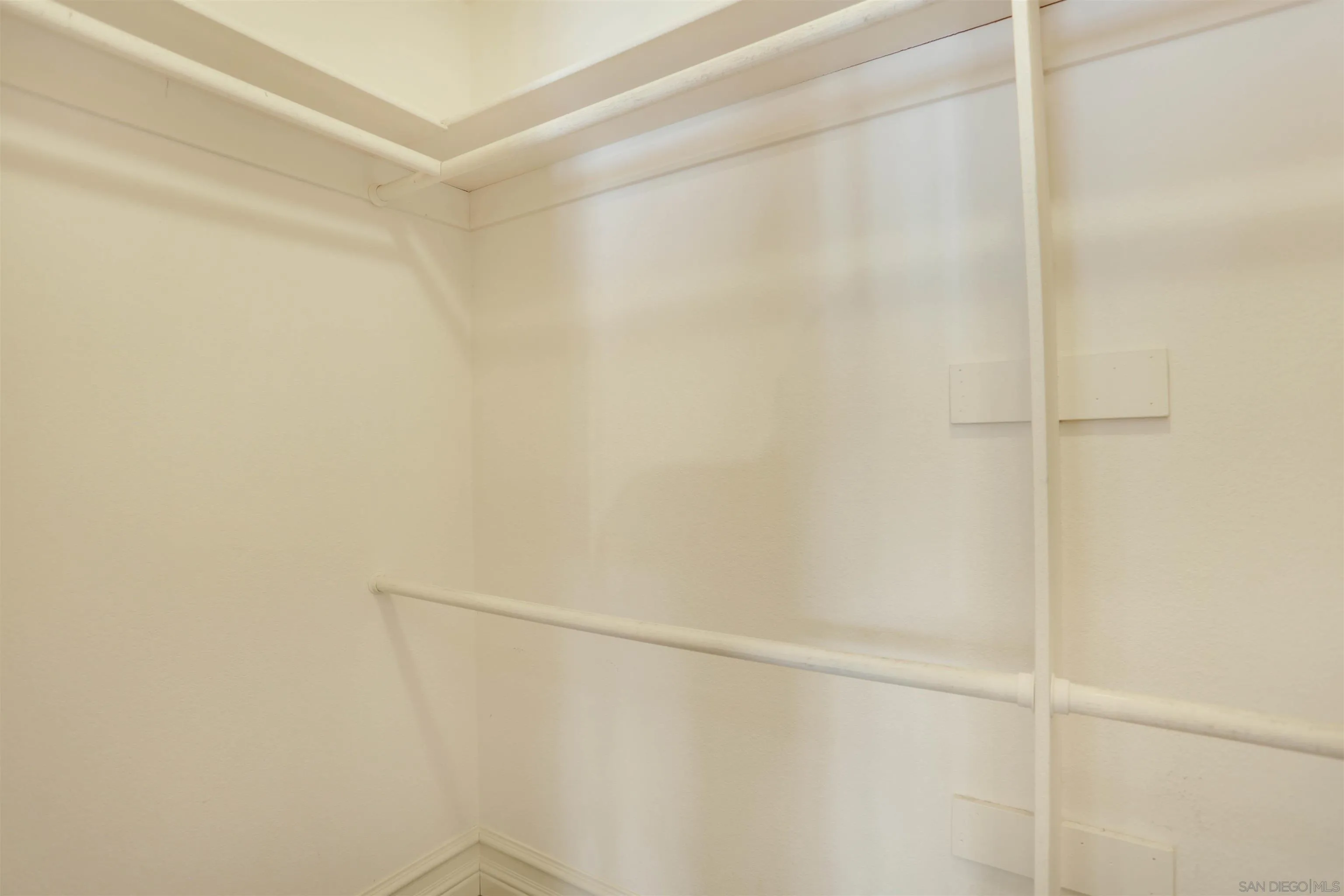 23641 Springwood Drive Ramona, CA 92065 - Photo 16 of 34 a view of small space