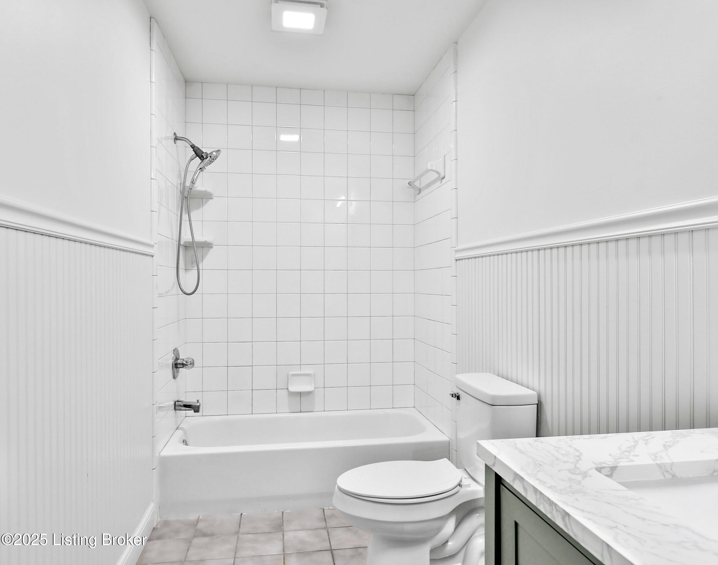 2425 Buzzard Roost Road Waddy, KY 40076 - Photo 25 of 45 Guest Bathroom