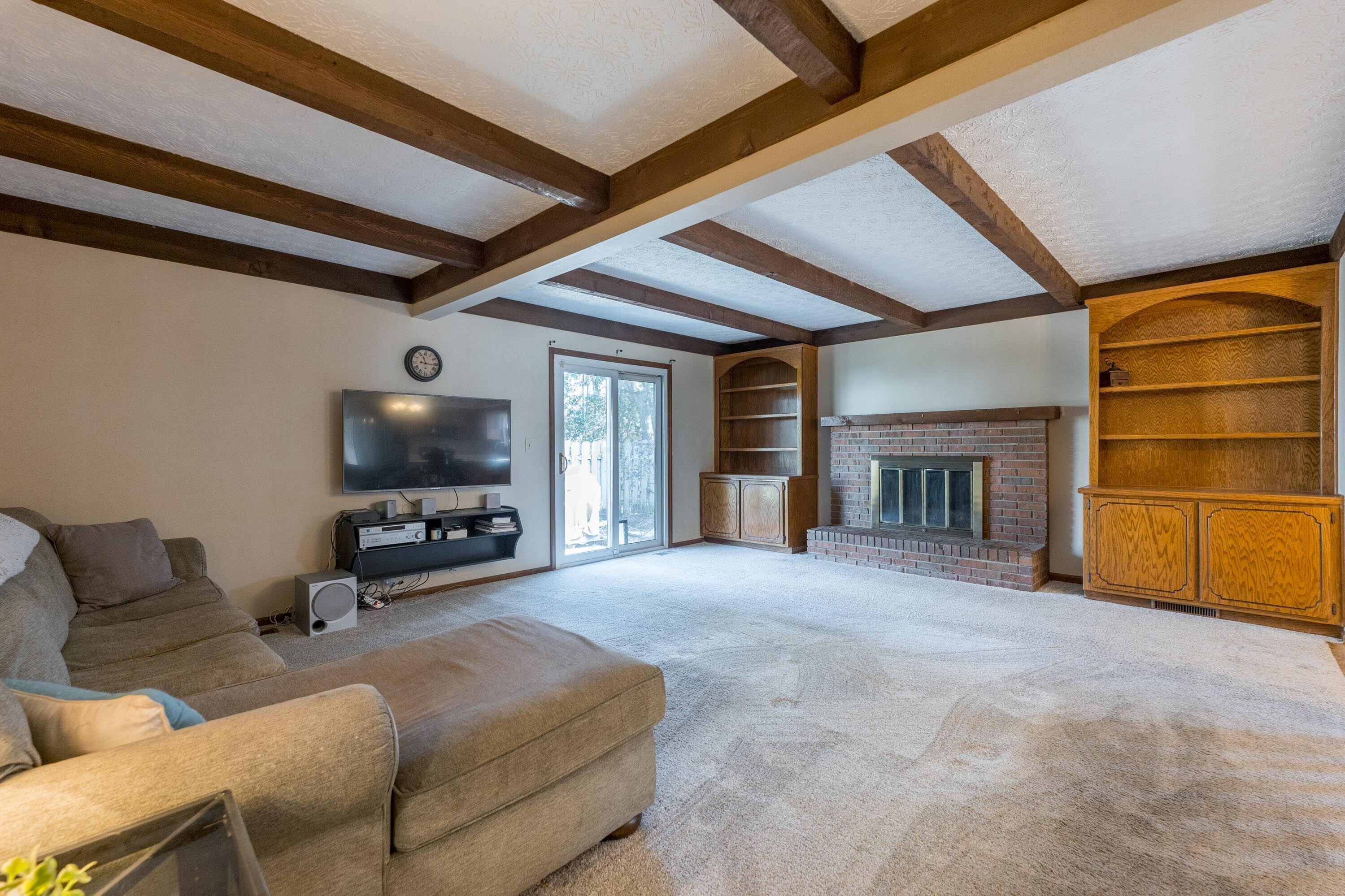 7826 Strathmoore Road Dublin, OH 43016 - Photo 13 of 47 Great Room with Matching Built Ins and Center Fireplace.