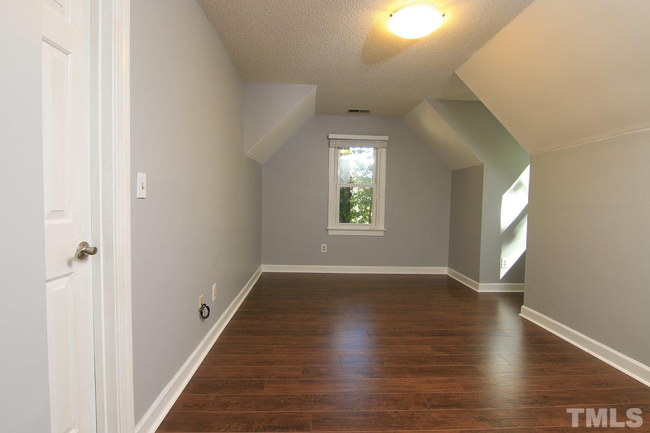 12101 Warwickshire Way Raleigh, NC 27613 - Photo 13 of 25