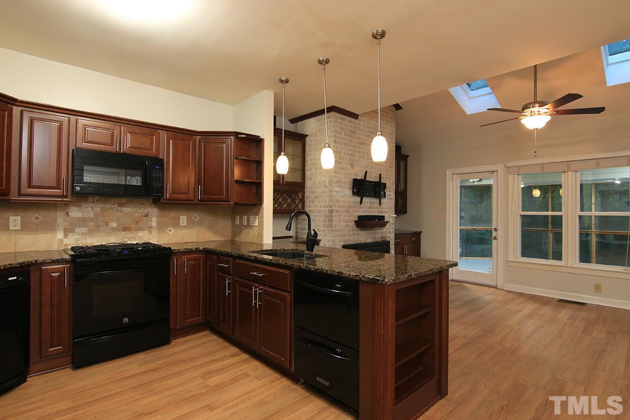 12101 Warwickshire Way Raleigh, NC 27613 - Photo 5 of 25