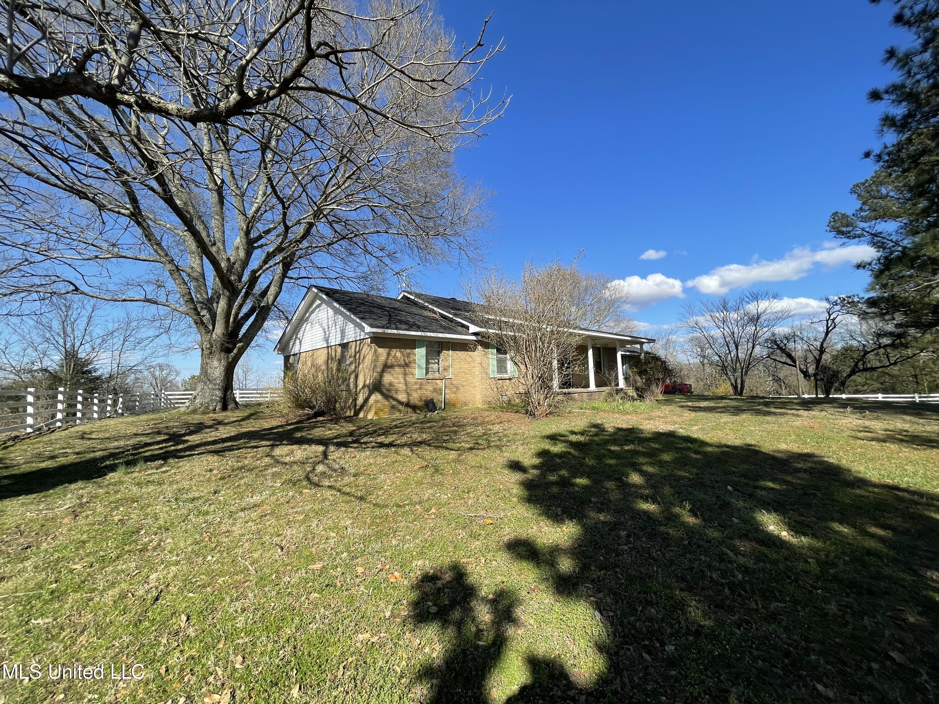2127 Evansville Road Sarah, MS 38665 - Photo 4 of 28 23550EA0-FDFC-4E33-9D2A-2E052904DC7B