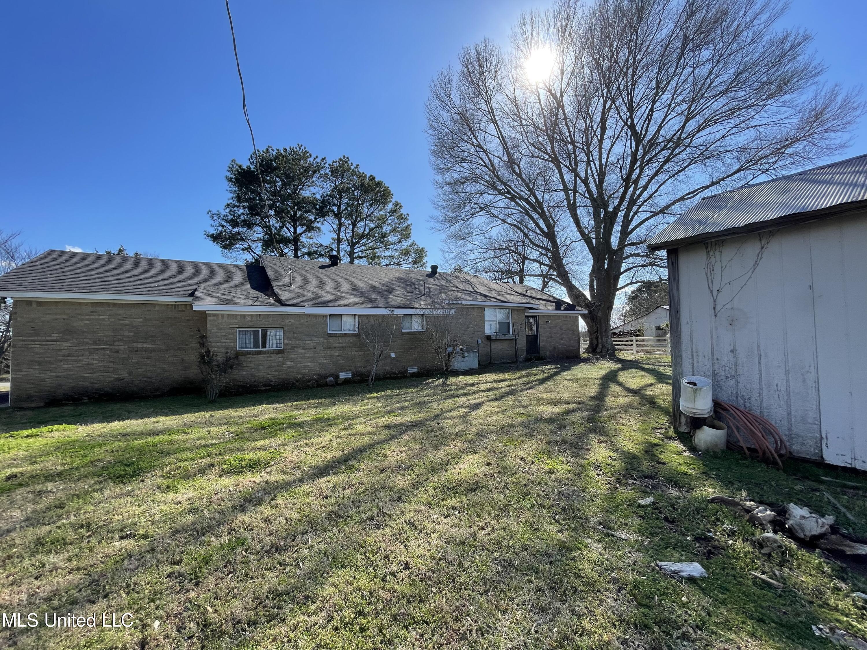 2127 Evansville Road Sarah, MS 38665 - Photo 5 of 28 51A3811B-5BBC-4F38-B348-44405A6E16C9