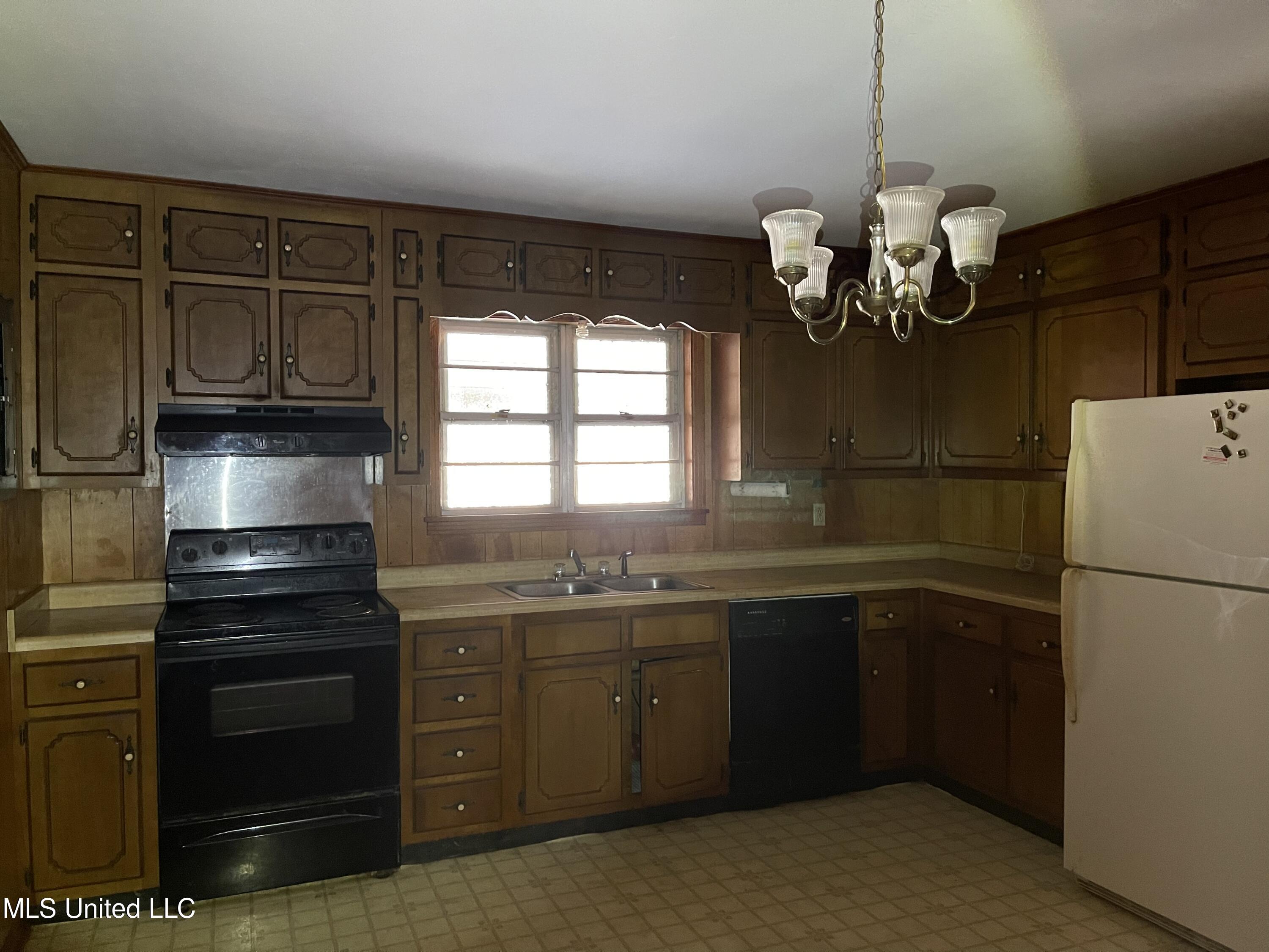 2127 Evansville Road Sarah, MS 38665 - Photo 8 of 28 77BAE7D9-F693-4B3C-822C-EBD4731A8BC5