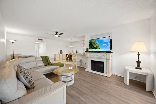 $179,000 | 14604 Canalview Drive, Unit B, Delray Beach, FL 33484