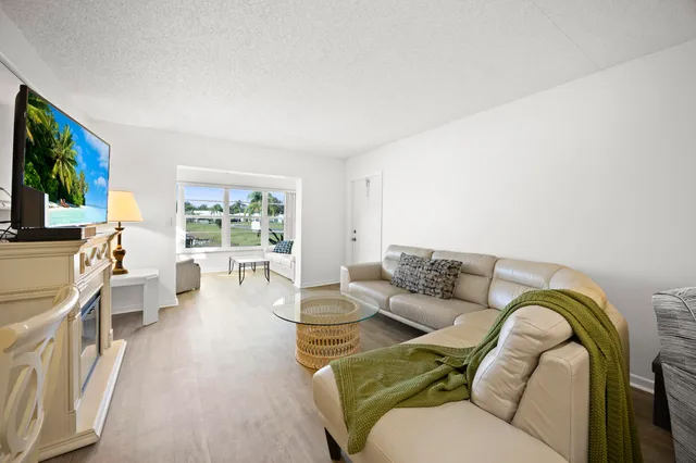 $179,000 | 14604 Canalview Drive, Unit B, Delray Beach, FL 33484