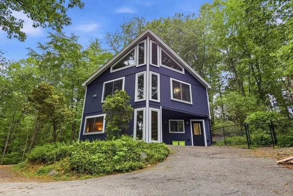 $579,900 | 8 Orchard Drive, Durham, NH 03824