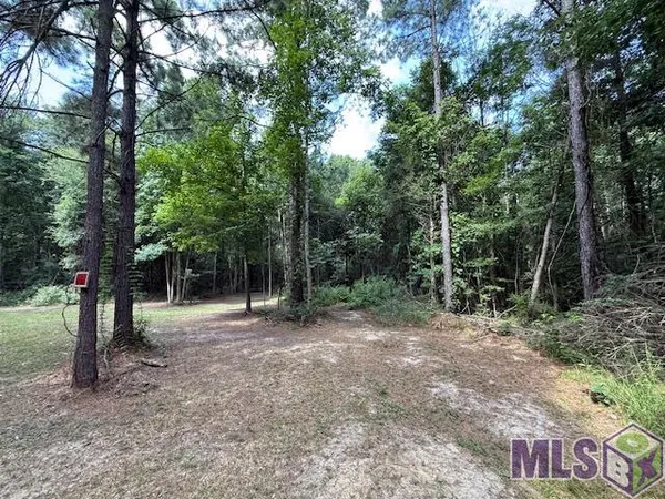 $299,000 | 401 Montgomery Road Southwest, Summit, MS 39666