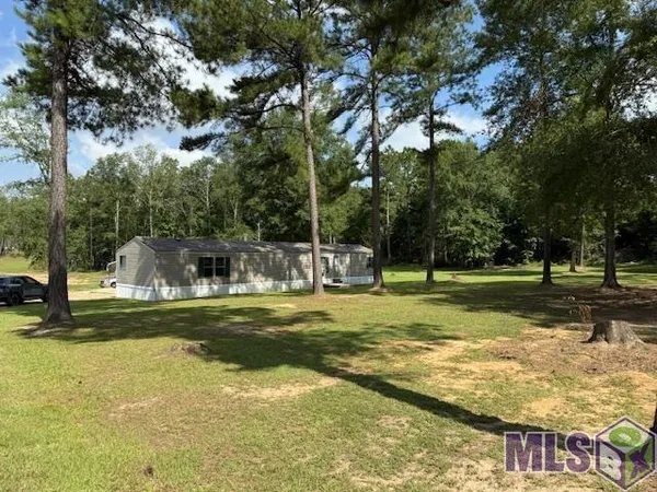 $299,000 | 401 Montgomery Road Southwest, Summit, MS 39666