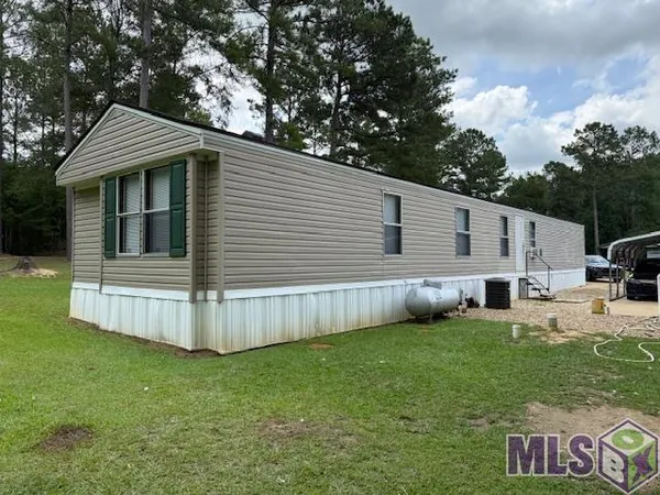 $299,000 | 401 Montgomery Road Southwest, Summit, MS 39666
