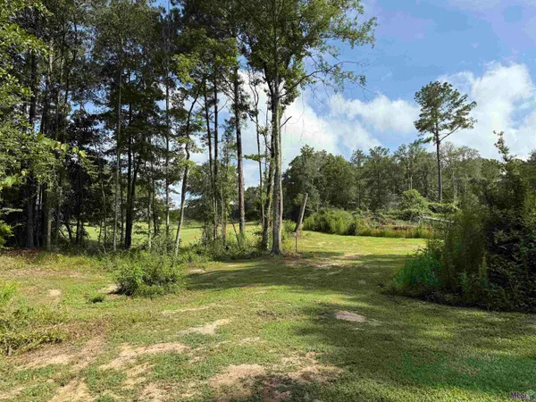 $299,000 | 401 Montgomery Road Southwest, Summit, MS 39666