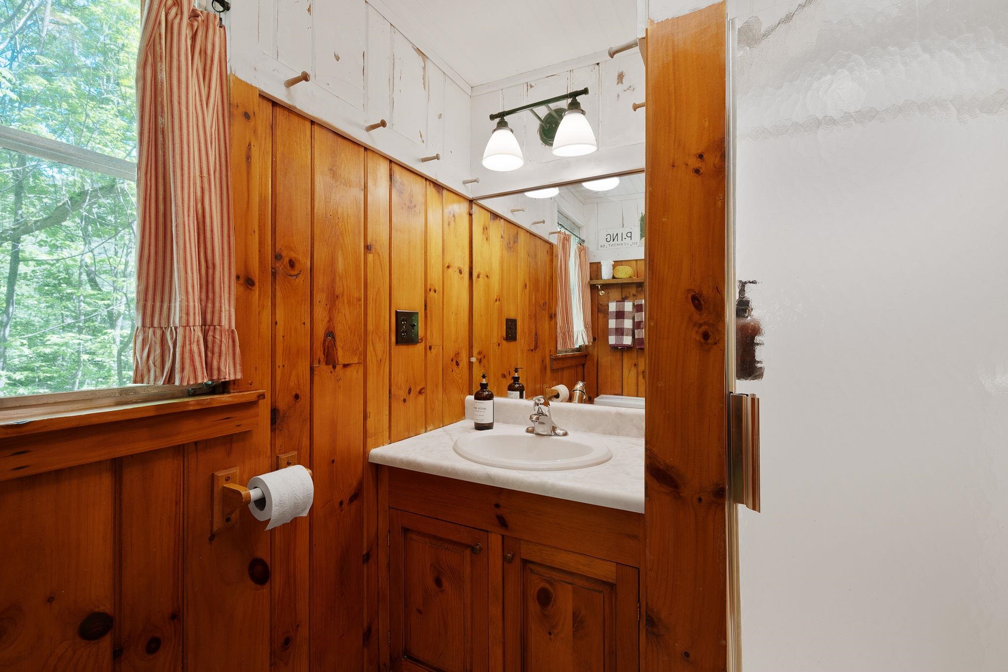 114 Lower Notch Road Bristol, VT 05443 - Photo 20 of 40
