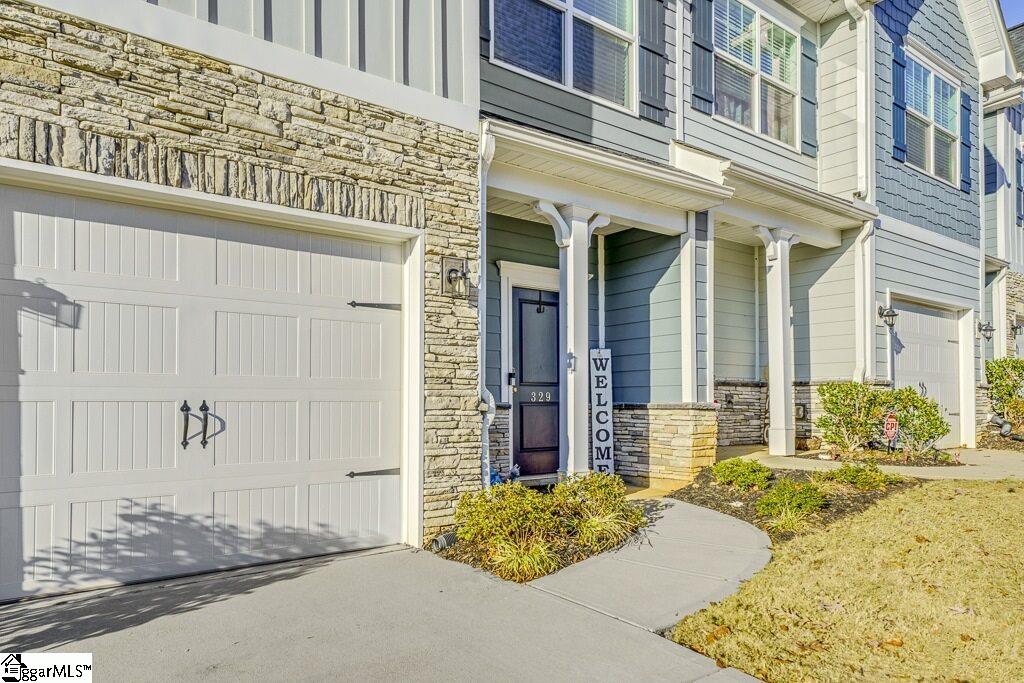329 Hartland Place Simpsonville, SC 29680 - Photo 2 of 24