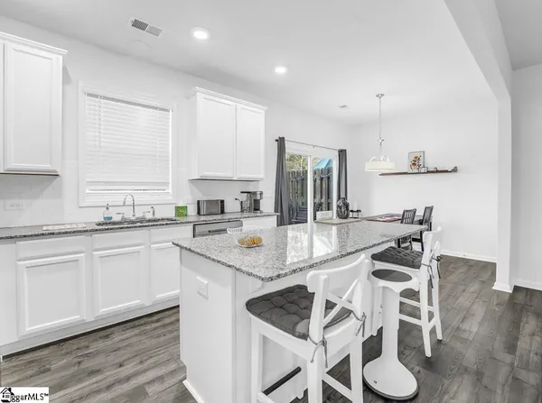 $1,900 | 329 Hartland Place, Simpsonville, SC 29680