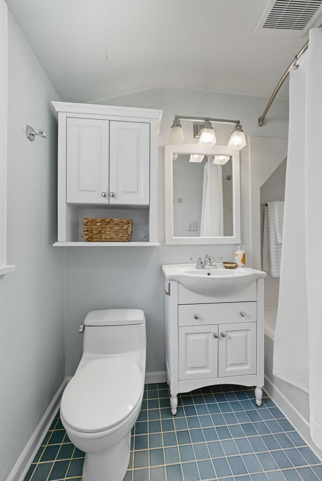 302 Garden Road Columbus, OH 43214 - Photo 21 of 56 Full Bath