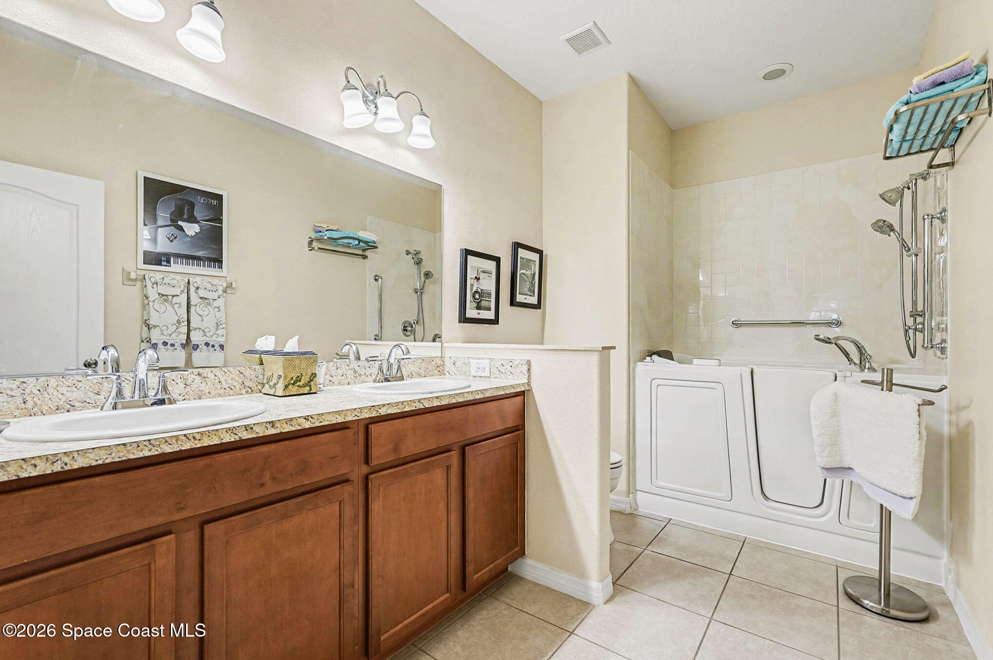 3670 Funston Circle Melbourne, FL 32940 - Photo 18 of 38 Owner's Bath