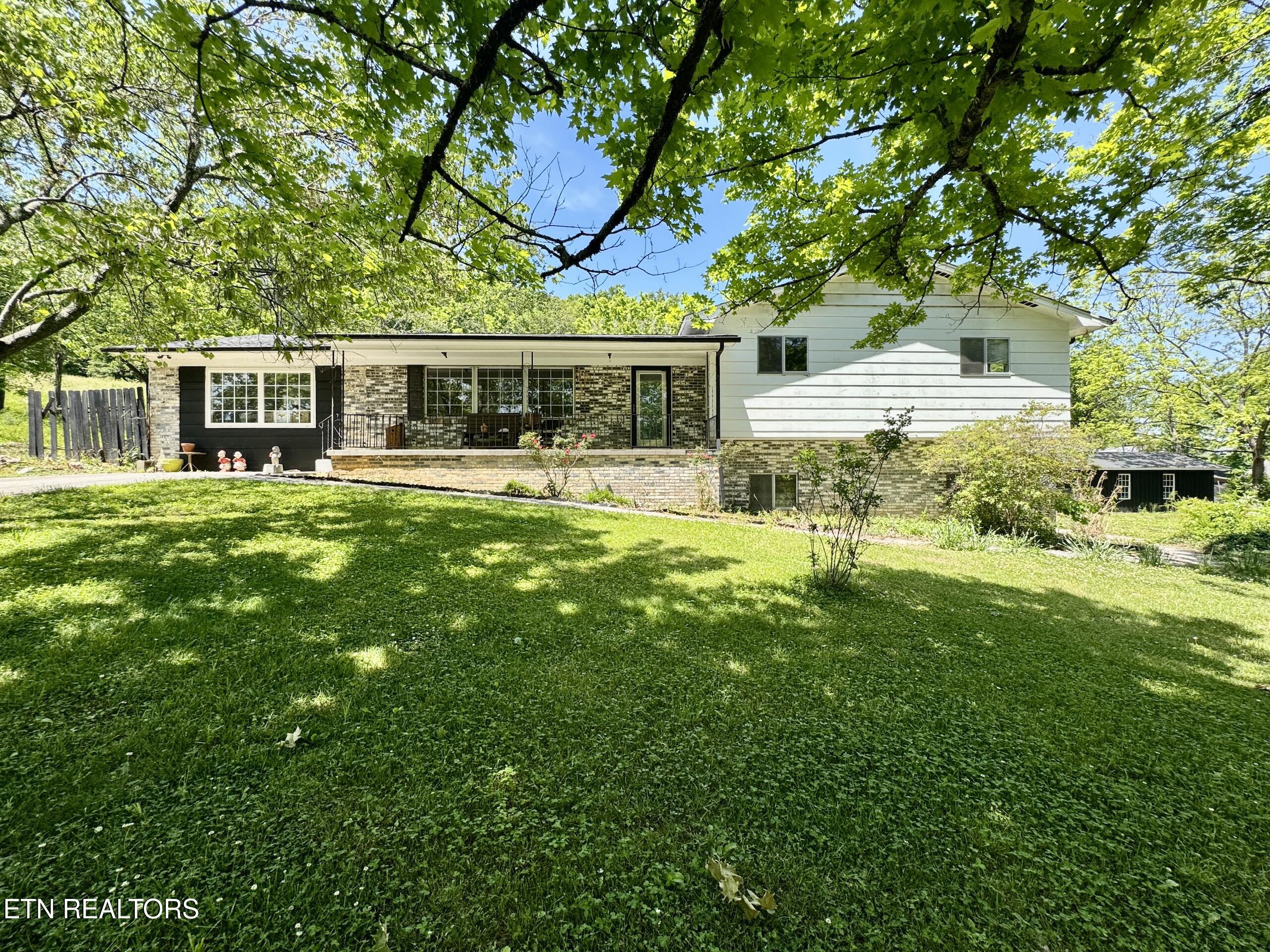 132 Lanes Bluff Road Clinton, TN 37716 - Photo 2 of 48 1-2