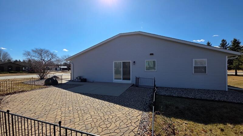121 South 6th Street Cedar Grove, WI 53013 - Photo 18 of 27 Patio