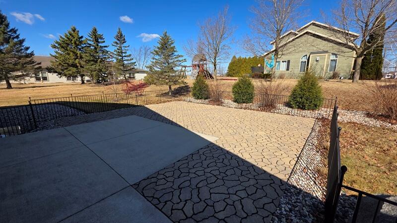 121 South 6th Street Cedar Grove, WI 53013 - Photo 19 of 27 Patio
