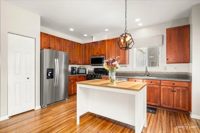 $400,000 | 2455 Montclair Lane, Montgomery, IL 60538