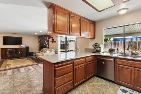 $585,000 | 8951 Lansdowne Court, Elk Grove, CA 95624