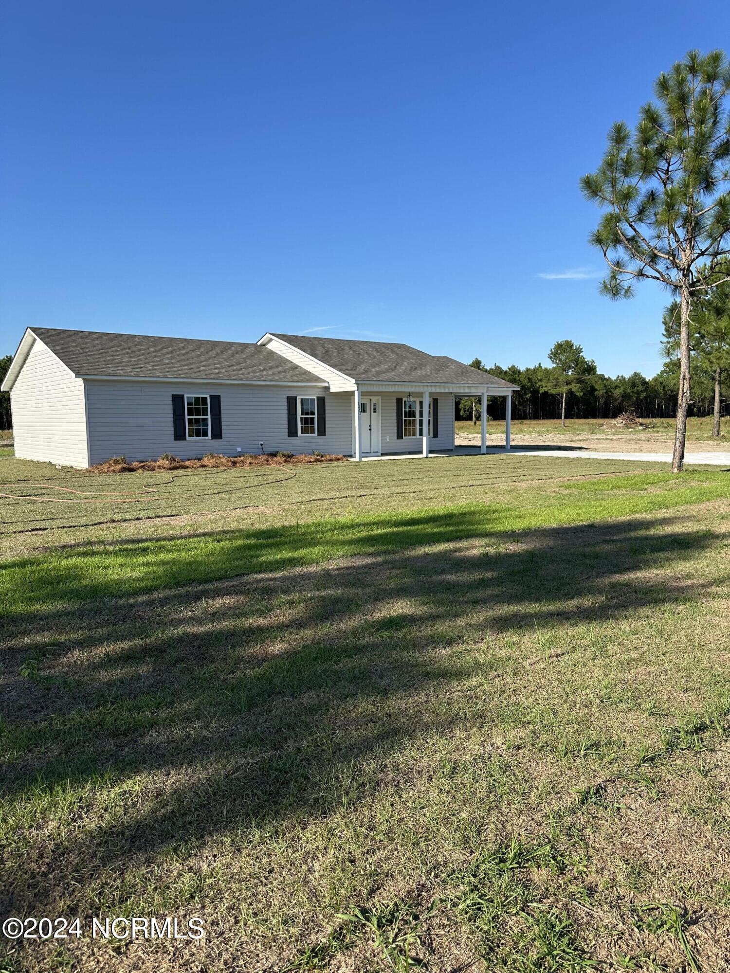 2063 Rowan Road Clinton, NC 28328 - Photo 3 of 14 IMG_8174