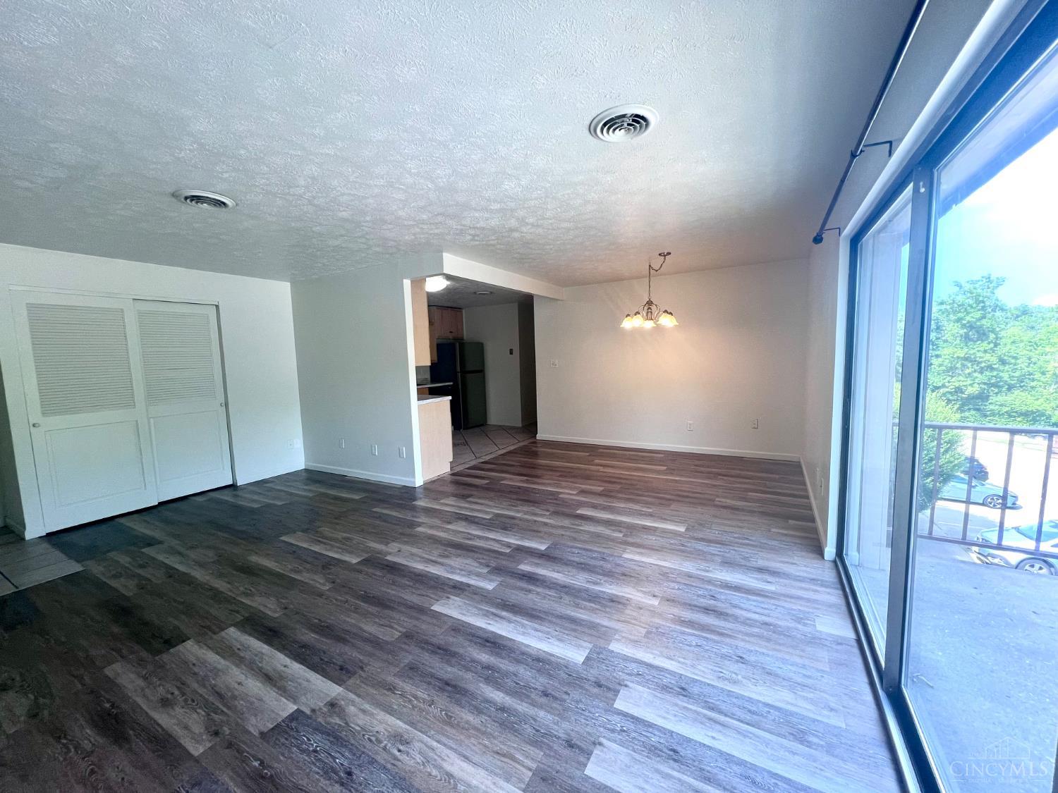 6584 Hearne Road, Unit 24 Cincinnati, OH 45248 - Photo 6 of 18