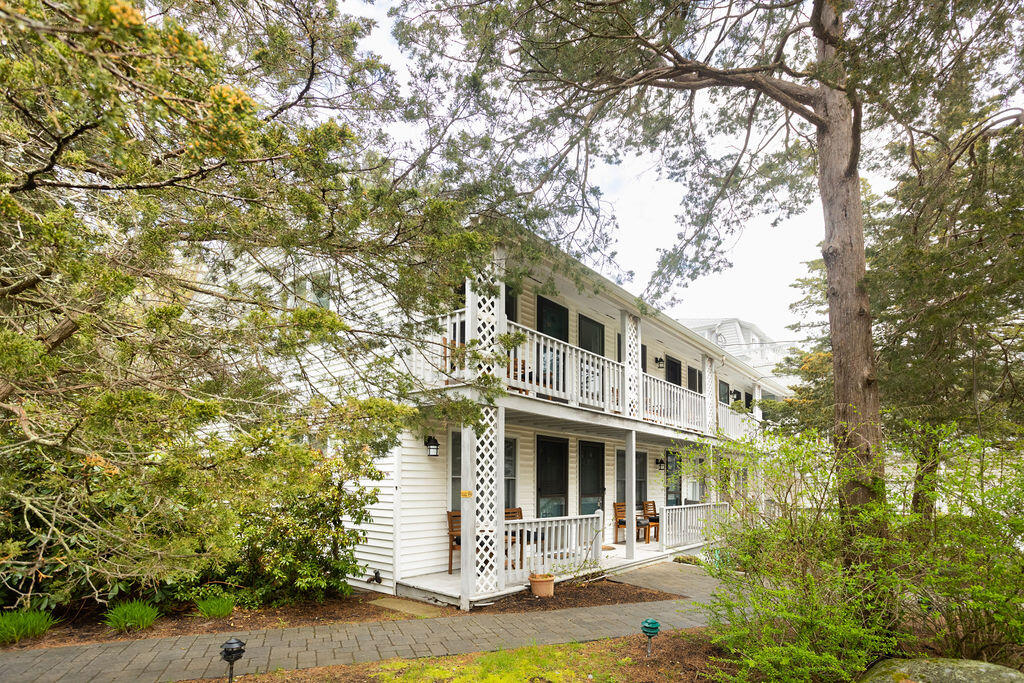 62 Pine Hill Road South, Unit 101 Ogunquit, ME 03907 - Photo 1 of 25 62 Pine Hill S, Unit 101