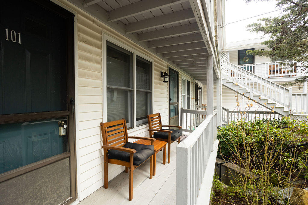 62 Pine Hill Road South, Unit 101 Ogunquit, ME 03907 - Photo 11 of 25 62 Pine Hill S, Unit 101