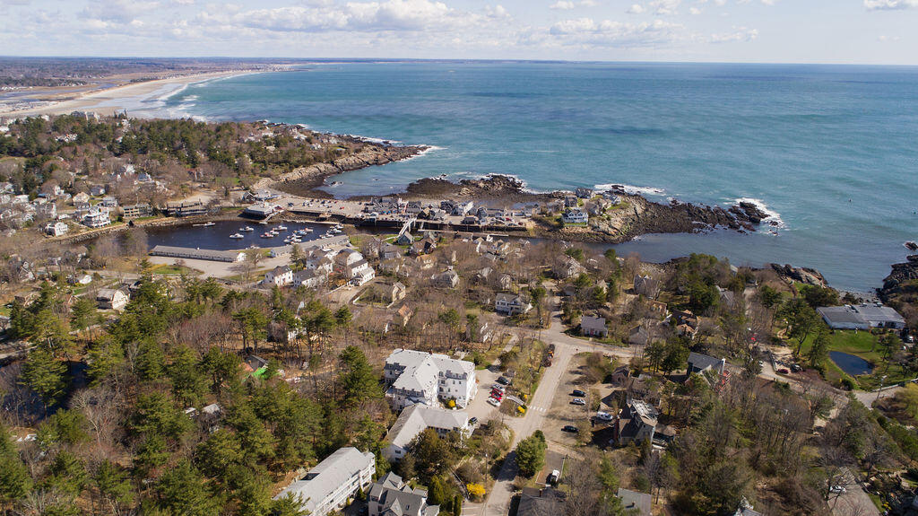 62 Pine Hill Road South, Unit 101 Ogunquit, ME 03907 - Photo 16 of 25 62 Pine Hill S, Unit 101