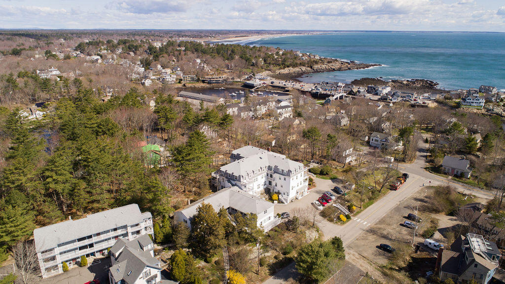 62 Pine Hill Road South, Unit 101 Ogunquit, ME 03907 - Photo 17 of 25 62 Pine Hill S, Unit 101