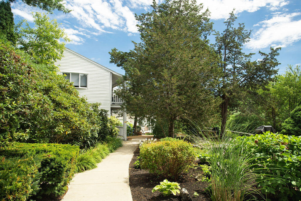 62 Pine Hill Road South, Unit 101 Ogunquit, ME 03907 - Photo 18 of 25 62 Pine Hill S, Unit 101