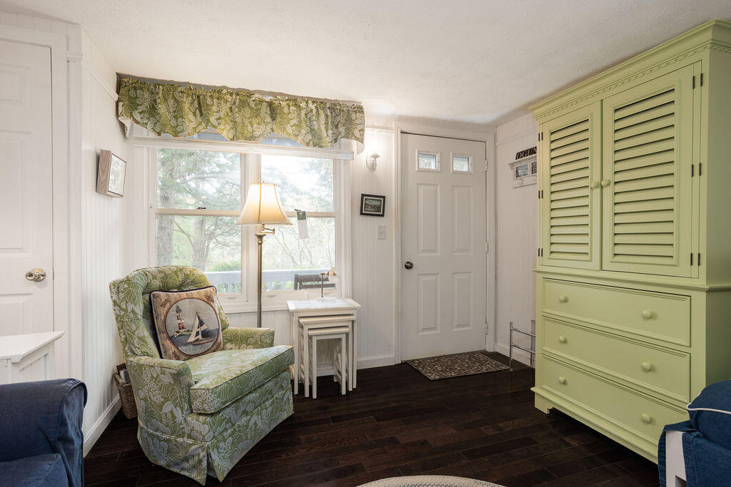 62 Pine Hill Road South, Unit 101 Ogunquit, ME 03907 - Photo 4 of 25 62 Pine Hill S, Unit 101